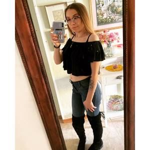 Meet your Posher, Laura